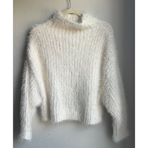 Express Women's Cream Cowl Neck fuzzy cropped Sweater Size Small - Picture 2 of 7